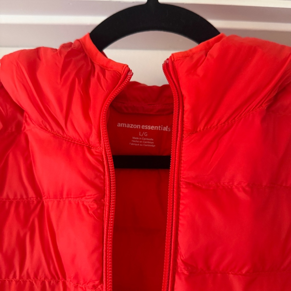 Amazon Essentials Women's Bright Red Puffer Jacket View 4